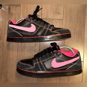 Nike Skate Court Pink and Black Size 9.5 Men’s (11 Women’s) Sneaker - 👟🔥